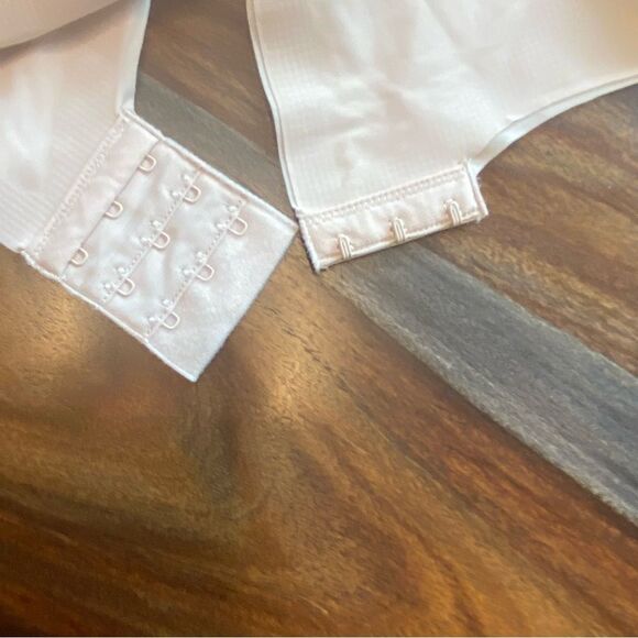 New Bali Easyflex Underwire Seamless Comfort Revolution Invisible Support bra - Picture 5 of 10